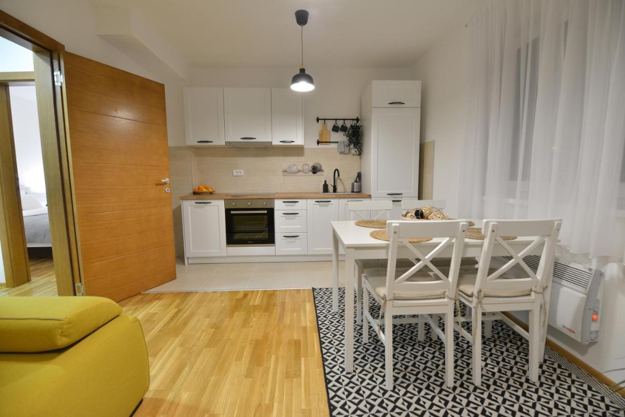 Apartman Lumi *